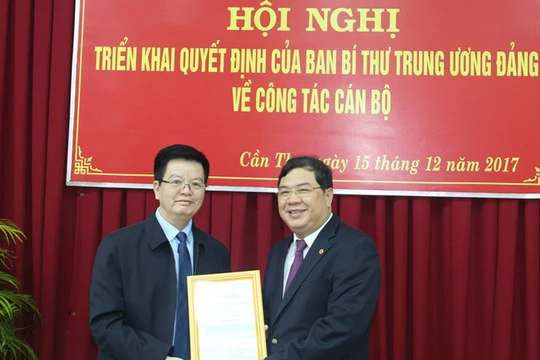 Tâm Phó ban Nội chính Trung ương Phạm Gia Túc (bên phải). Ảnh: VGP