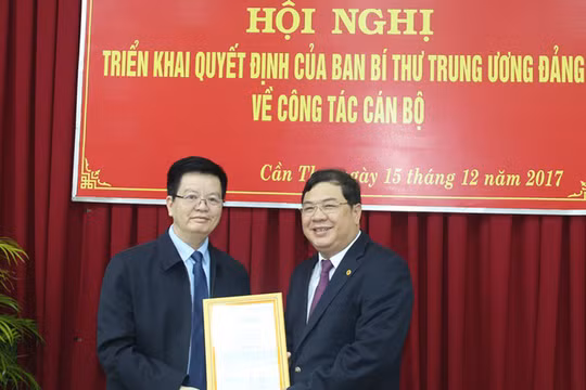 Tâm Phó ban Nội chính Trung ương Phạm Gia Túc (bên phải). Ảnh: VGP