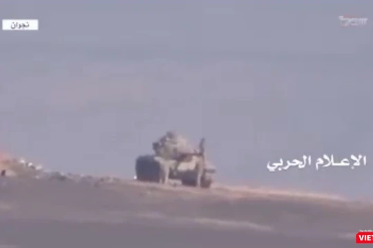 Xe tăng M60 của quân Arab Saudi sắp bị tiêu diệt. Hình cắt từ clip