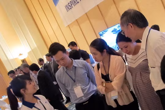 Một buổi triển lãm các thiết bị phụ trợ như màn hình của Samsung nhằm mời gọi các doanh nghiệp VN tham gia cung ứng, giảm nhập khẩu từ nước ngoài. Ảnh: Trung Hà