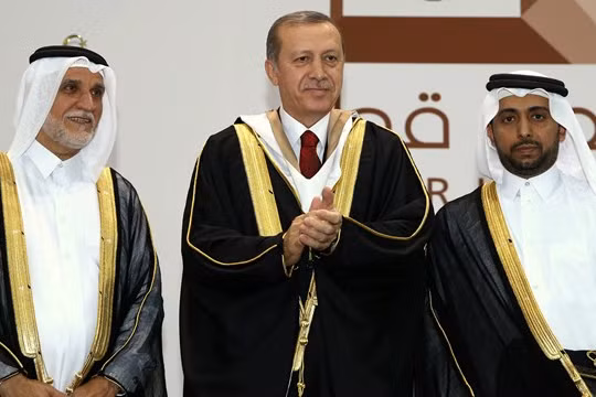 Tổng thống Thổ Nhĩ Kỳ Recep Tayyip Erdogan trong buổi lễ nhận bằng tiến sĩ danh dự của Đại học Qatar vào ngày 2.12