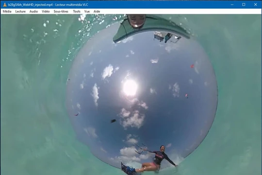 VLC hiện tại là phần mềm xem video đầu tiên trên PC có khả năng xem ảnh và video 360 độ