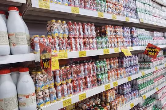 Cùng một siêu thị, sữa do Bộ Công thương quản lý an toàn thực phẩm, nhưng thịt thì do cơ quan khác.
