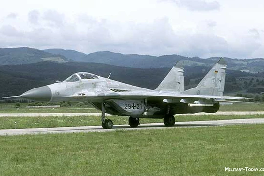 Clip MiG-29 cất cánh từ tàu sân bay mô phỏng 