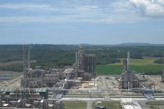 PVN lại rút ruột bù lỗ cho hoá dầu