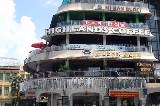 Tòa nhà "Hàm cá mập", nơi kinh doanh vào loại đắt đỏ bậc nhất Thủ đô.