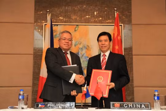 Hội nghị lần thứ 28 của Ủy ban hỗn hợp kinh tế thương mại Trung Quốc - Philippines ngày 7/3/2017. Ảnh: Sina