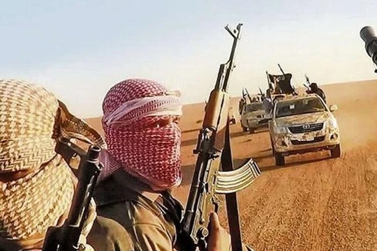 Tin nóng 24h: Đẫm máu biên giới Syria - Thổ, Trung Quốc "thực tập" đánh Mỹ, dân “sợ” được quan tiếp ở Hải Dương