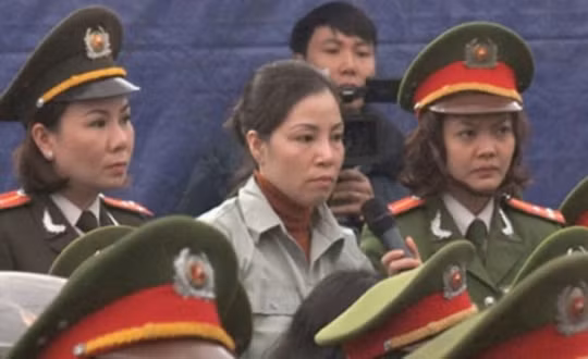 Nguyễn Thị Huệ trong phiên tòa sơ thẩm.