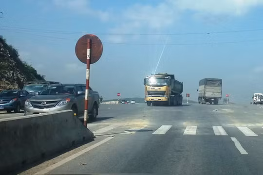 Đèo Con đã thông xe sáng nay 12-12 - Ảnh: V.Định