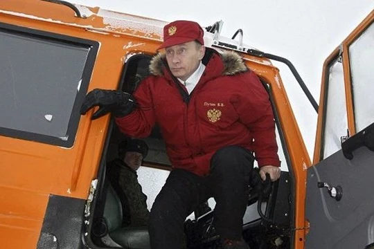 Tổng thống Nga Putin tung quân bảo vệ nguồn dầu khí Bắc Cực