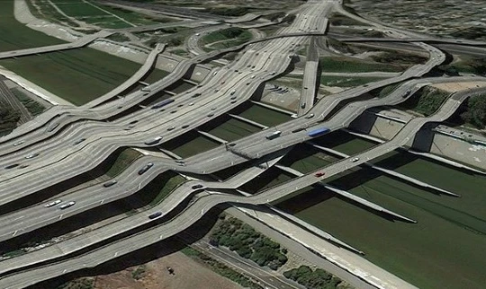 Apple Maps đã trở thành trò cười cho giới công nghệ khi mới xuất hiện với những lỗi hết sức ngớ ngẩn