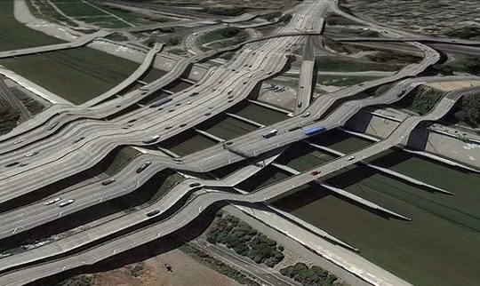 Apple Maps đã trở thành trò cười cho giới công nghệ khi mới xuất hiện với những lỗi hết sức ngớ ngẩn