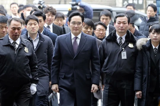 Ông Lee Jae-yong bị bắt giam vì tội hối lộ.