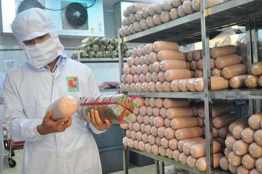 Bên trong nhà máy chế biến thực phẩm của Big C Việt Nam tại Đồng Nai. ảnh: Minh Tâm