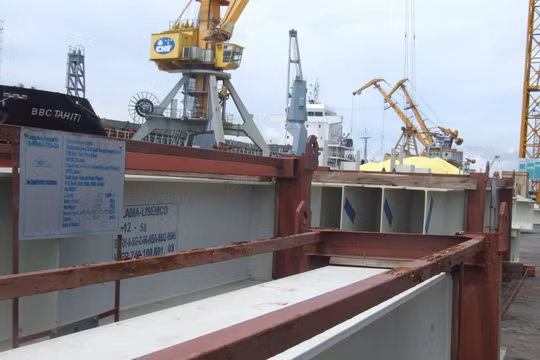 Chi phí vận tải của Việt nam đang rất cao, và đang tiếp tục chịu thêm chi phí hạ tầng cảng biển phục vụ nhu cầu địa phương là Hải Phòng. Ảnh: Quốc Dũng 