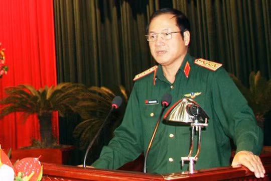 Thượng tướng Phương Minh Hòa. 