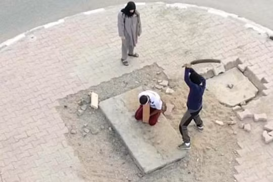 IS hành quyết 10 phiến quân vì bỏ trốn khỏi chiến trường.