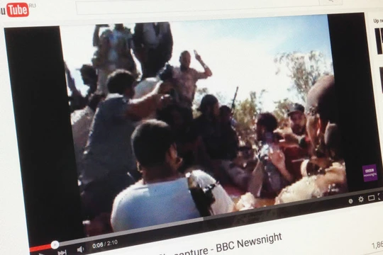 Phim của BBC về những phút cuối đời chưa từng công bố của tổng thống Muammar Gaddafi 