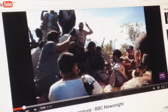 Phim của BBC về những phút cuối đời chưa từng công bố của tổng thống Muammar Gaddafi 