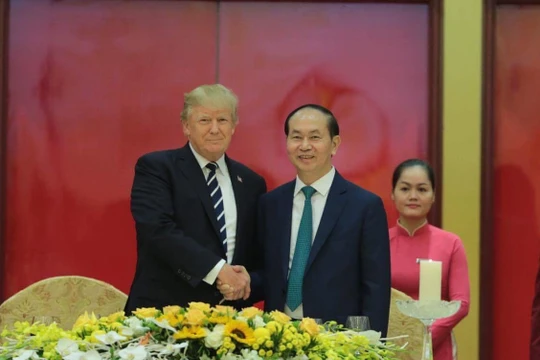 Tổng thống Donald Trump và Chủ tịch nước Trần Đại Quang. Ảnh VGP