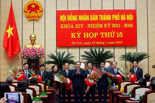 Lãnh đạo TP Hà Nội chúc mừng 3 tân Phó chủ tịch UBND TP