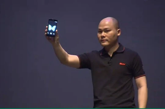 Ông Nguyễn Tử Quảng giới thiệu ra mắt Bphone