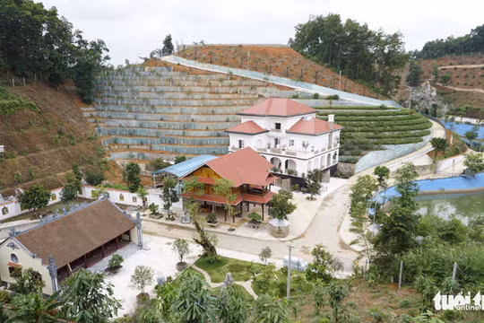 "Biệt phủ" của ông Phạm Sỹ Quý - nguyên giám đốc Sở TN-MT tỉnh Yên Bái - Ảnh: NAM TRẦN