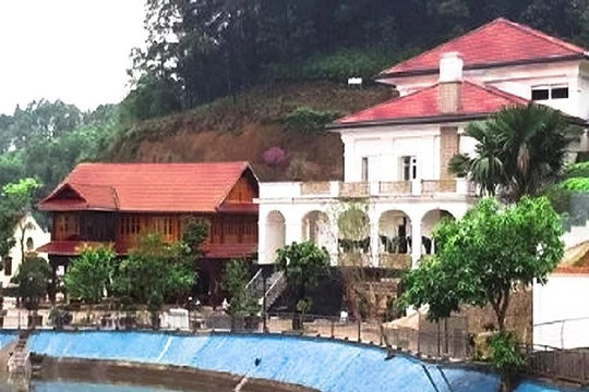 Quần thể biệt thự đứng tên vợ ông Phạm Sỹ Quý - Giám đốc Sở TNMT tỉnh Yên Bái. Ảnh: Pháp luật TPHCM