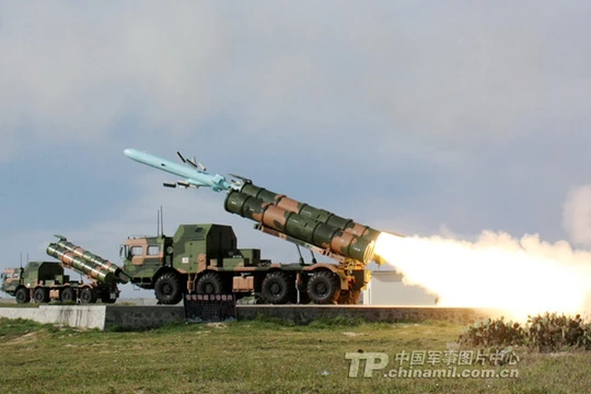 Tên lửa chống hạm YJ-62 của Trung Quốc khai hỏa trong một cuộc tập trận