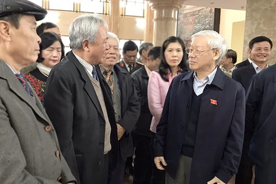 Tổng Bí thư Nguyễn Phú Trọng tiếp xúc cử tri Hà Nội sáng 29/11. Ảnh: Dân trí