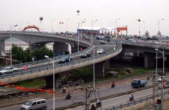 Nhiều dự án giao thông quan trọng ở Hà Nội đang được đẩy nhanh tiến độ.