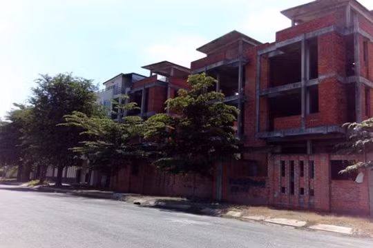 Đằng sau sự phát triển “nóng” của khu Đông