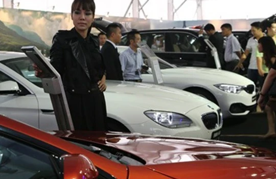 Cộng dồn từ đầu năm đến hết ngày 15/5, tổng lượng ôtô CBU nhập khẩu về nước đạt 40.464 chiếc, tương ứng mức giá trị kim ngạch 1,06 tỷ USD, tăng hơn gấp đôi về lượng và tăng gấp 3 lần về giá trị so với cùng kỳ năm ngoái.