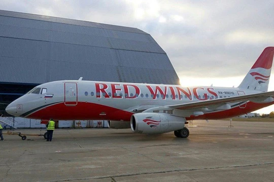 Máy bay chở khách tầm trung Sukhoi Superjet 100 của Nga - Ảnh: slwdanounas