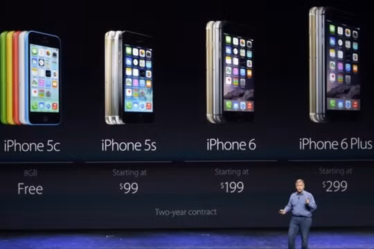 Apple đã toan tính rất nhiều đằng sau giá bán rẻ của các iPhone thế hệ cũ - Ảnh: Apple