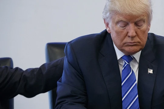 Ông Trump đang tỏ ra ngày càng hụt hơi trước đối thủ