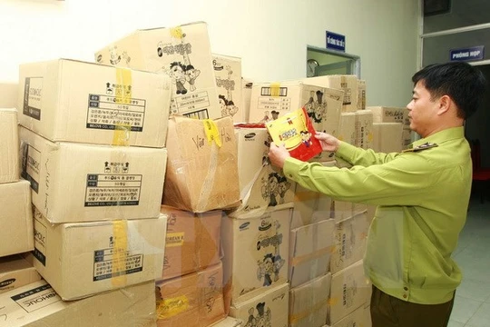 Kiểm tra 5 toa tàu, đã tạm giữ 70 tấn hàng nghi lậu