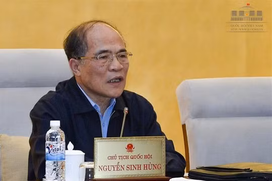 Chủ tịch Quốc hội Nguyễn Sinh Hùng phát biểu tại phiên họp thứ 45 (Ảnh: QH)