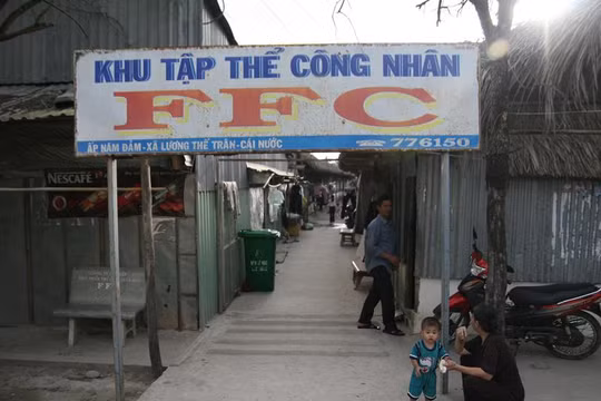 Chính phủ có chủ trương phát triển nhà ở xã hội cho công nhân KCN nhưng không nhiều nhà đầu tư bất động sản quan tâm. Trong ảnh: Khu tập thể công nhân FFC (Cà Mau). Ảnh:Dũng Minh