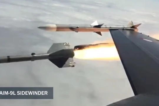 Video hiếm, cận cảnh tiêm kích F-16 phóng tên lửa diệt mục tiêu