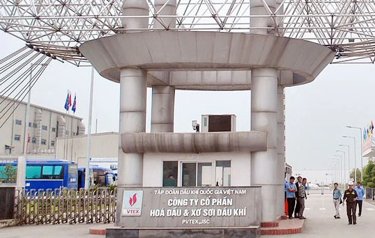 Đầu tư 7.000 tỷ đồng, chưa đầy 3 năm hoạt động đã lỗ 1.400 tỷ đồng, PVTex là một trong 12 dự án thua lỗ của ngành công thương.