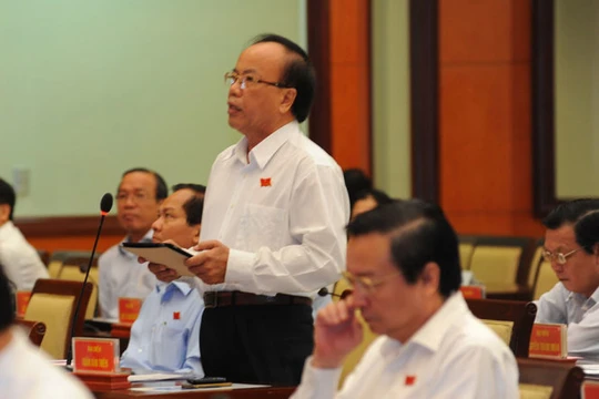 Đại diểu Trần Văn Thiện nói về tham nhũng - Ảnh: Tự Trung