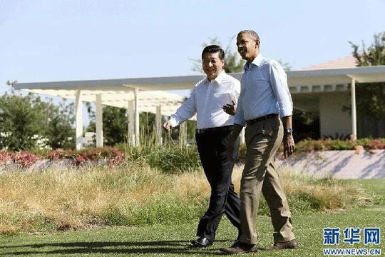 Gương mặt "bước chân khoan thai" khi "sánh bước" cùng tổng thống Mỹ Barack Obama