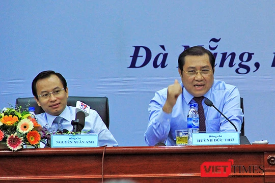 Ông Huỳnh Đức Thơ (bên phải) và ông Nguyễn Xuân Anh (bên trái) - cựu Bí thư thành ủy Đà Nẵng. Ảnh: Xuân Mai