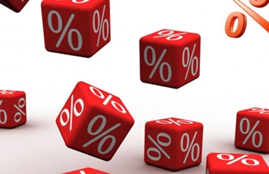 Khó hạ lãi suất vì xăng tăng, điện tăng, tỷ giá tăng