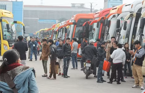 Việc kiểm tra liên tục gây khó khăn trong công tác kinh doanh của các doanh nghiệp vận tải. Ảnh: VIẾT LONG