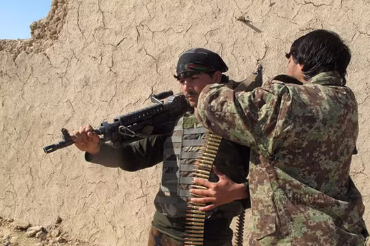 Lính Afghanistan tại tỉnh Helmand, tháng 12.2015 - Ảnh: AFP