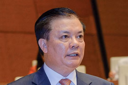 Bộ trưởng Bộ Tài chính, ông Đinh Tiến Dũng