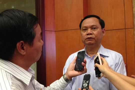 Tổng Thanh tra Chính phủ Huỳnh Phong Tranh trả lời báo chí sáng 24-12 (Ảnh: Phan Anh